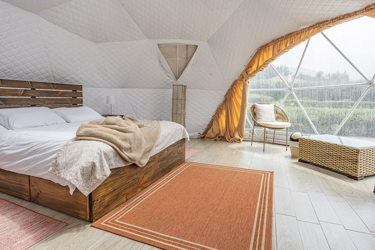 1 bedroom, individually decorated, bed sheets