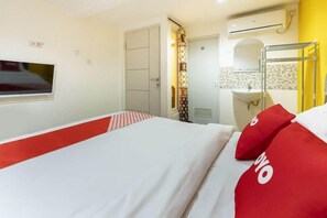 Room - OYO 3782 Gunung Anyar (Surabaya)