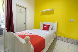 Room - OYO 3782 Gunung Anyar (Surabaya)