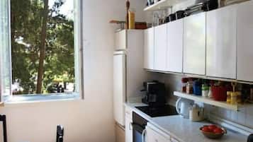 Panoramic Room, 1 Double Bed, Sea View, Beachside | Shared kitchen