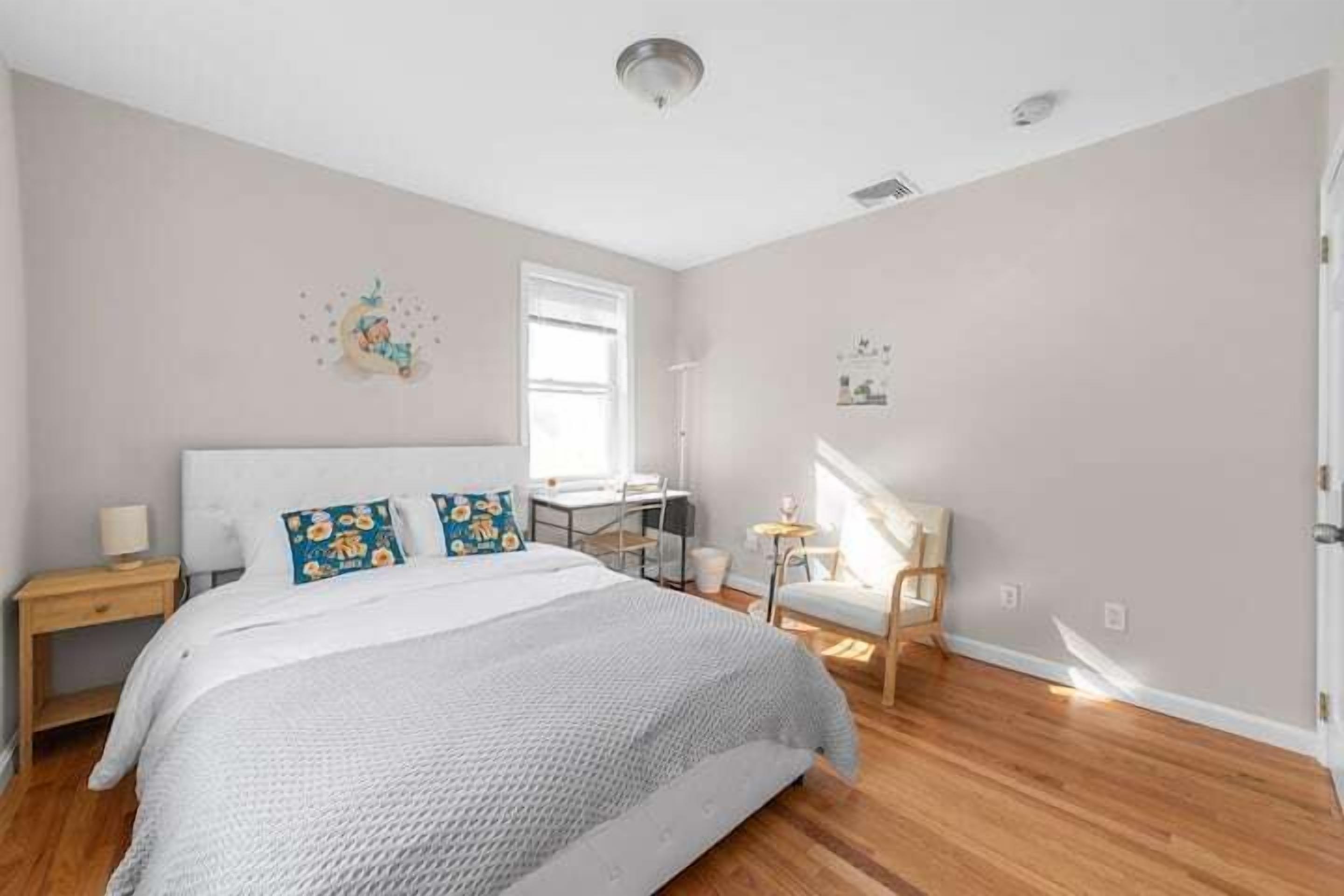 #303 Waltham House by Zen Living