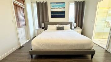 6 bedrooms, desk, free WiFi, bed sheets