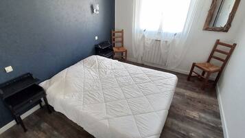 3 bedrooms, WiFi, bed sheets