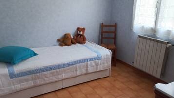 3 bedrooms, WiFi, bed sheets