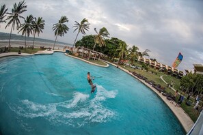 Outdoor pool - Nitro City Panama Action Sports Resort (Punta Chame)