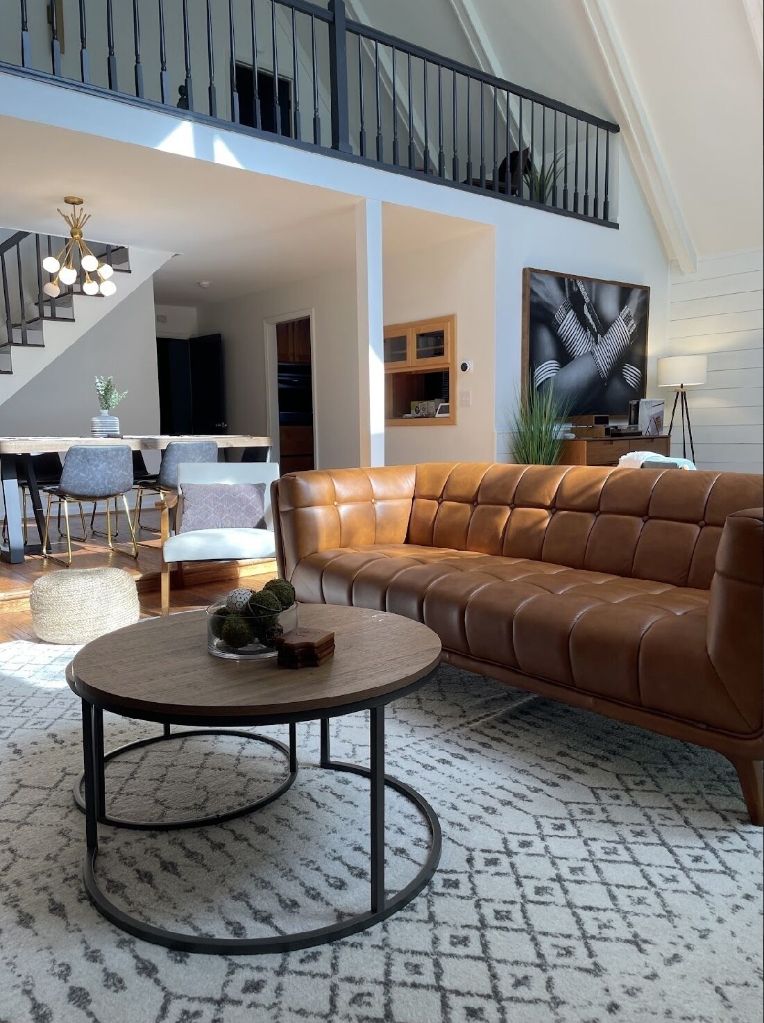 Escape to a Cozy Retreat: A-Frame Lake House w/ Jacuzzi/ EV charger