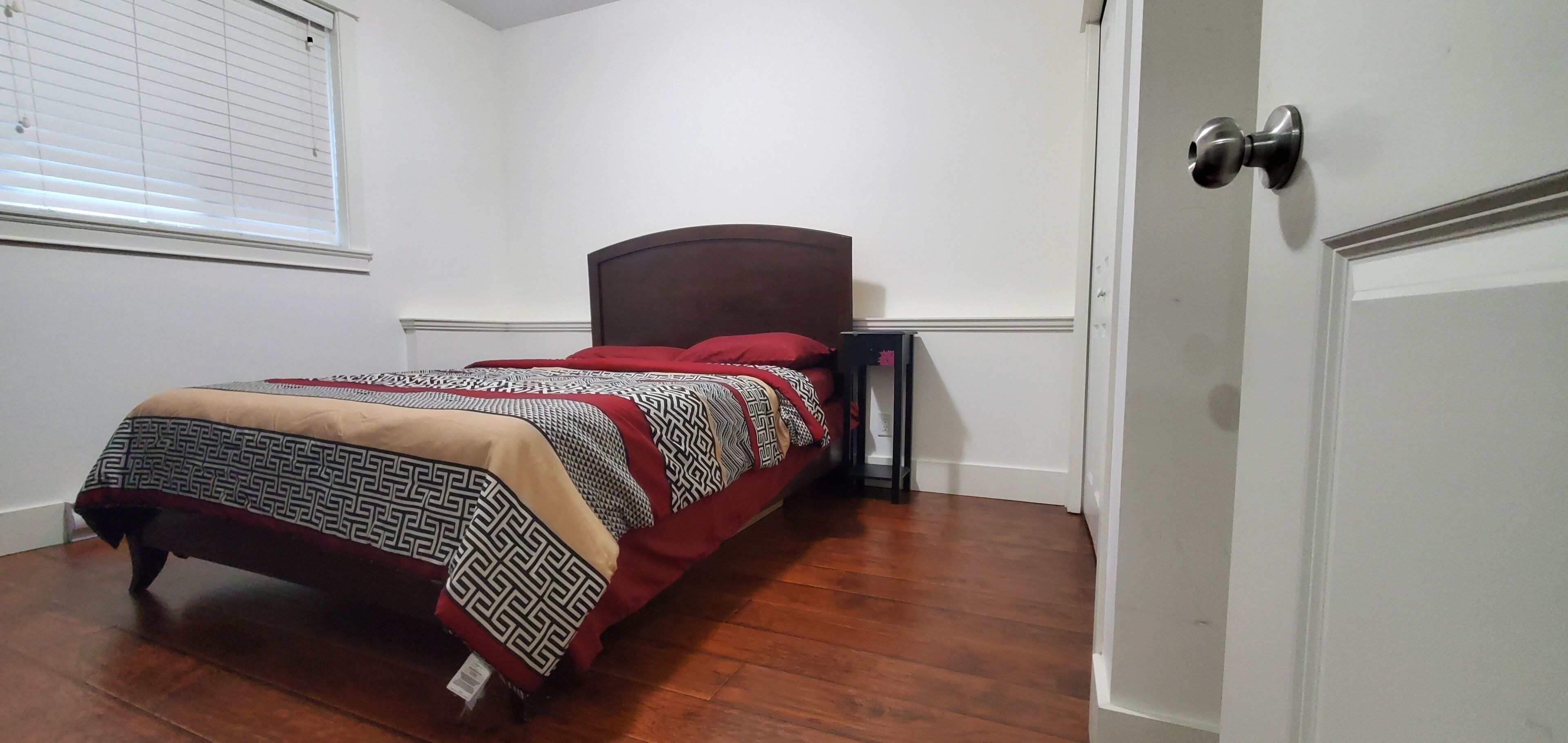 Private, Clean 1 bedroom basement suite