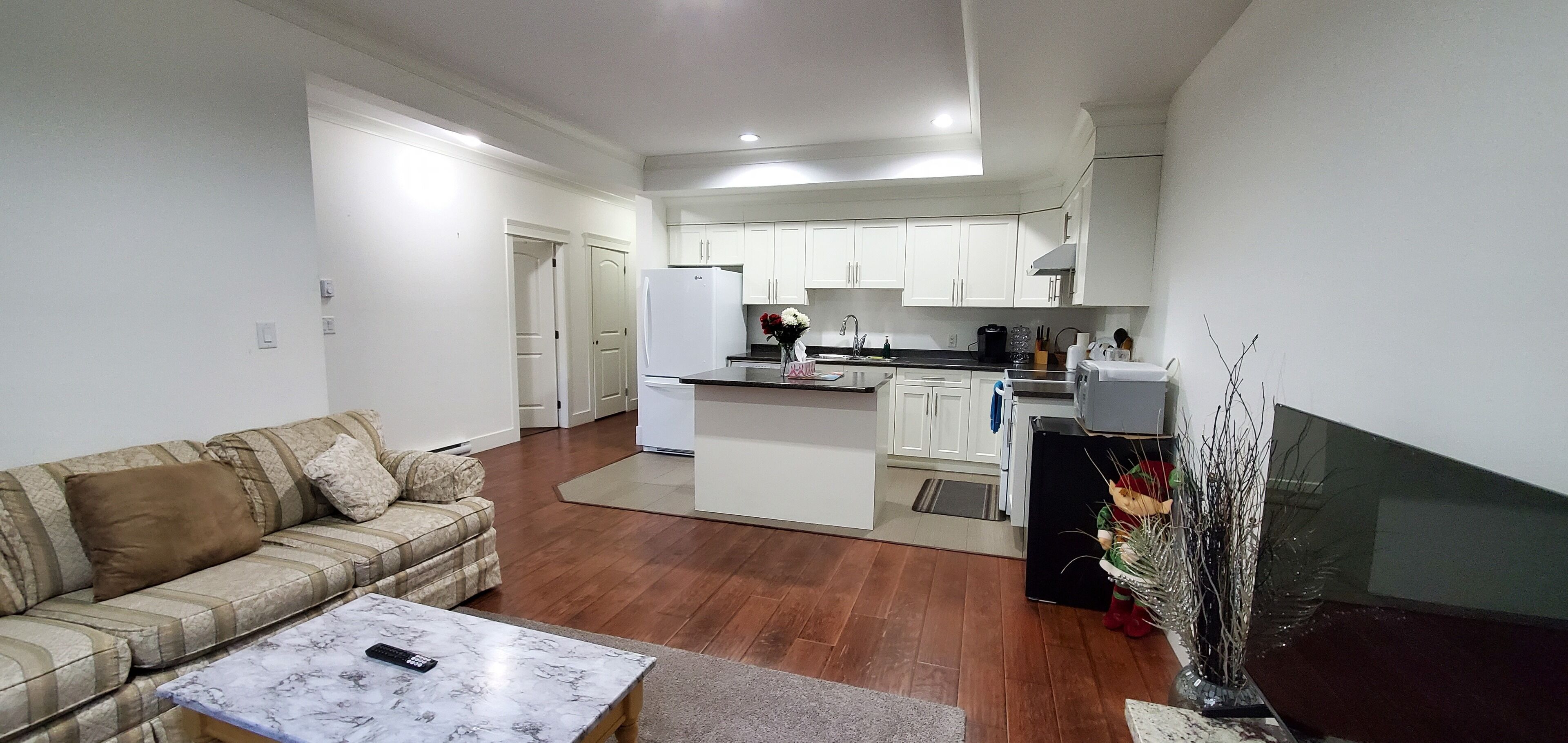 Private, Clean 1 bedroom basement suite