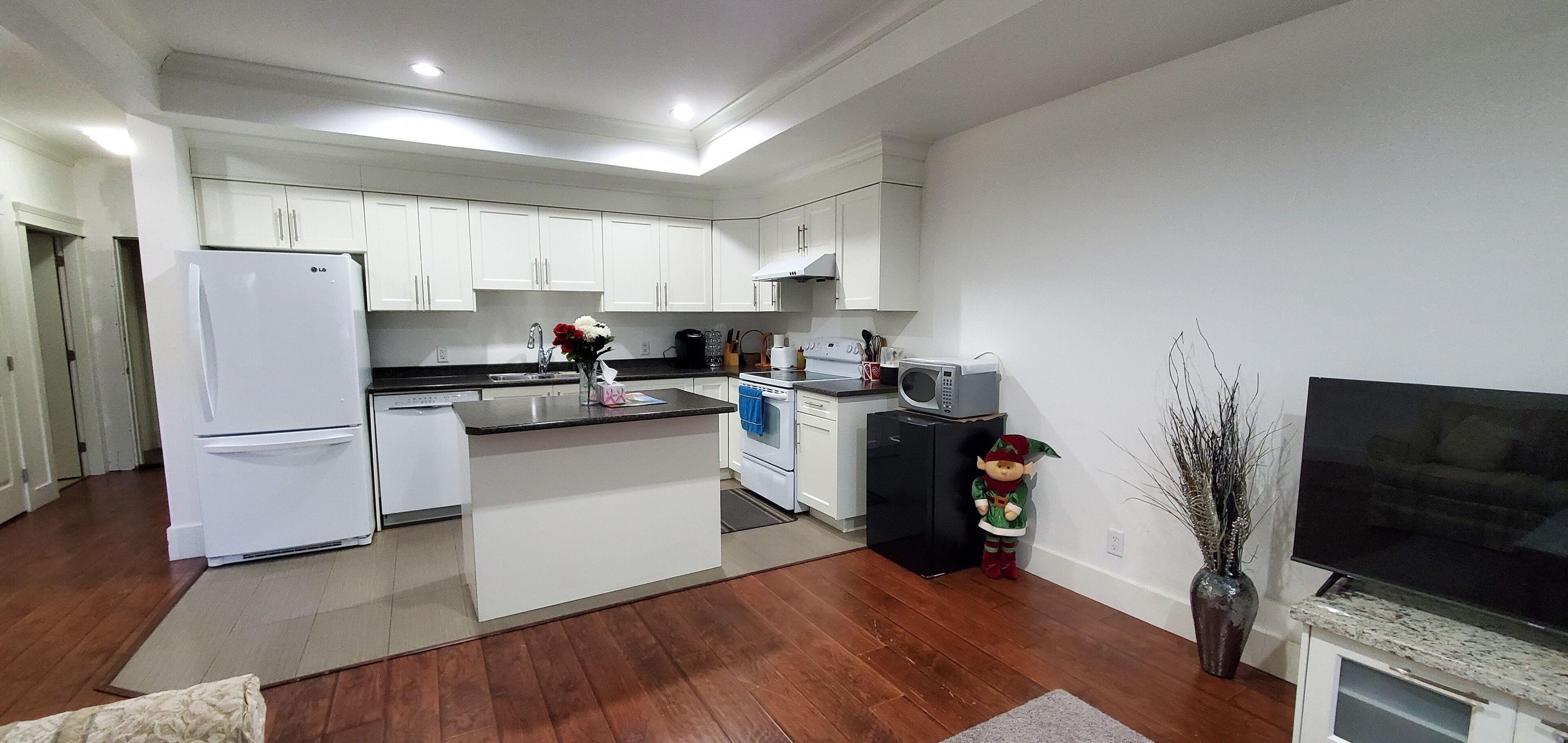 Private, Clean 1 bedroom basement suite