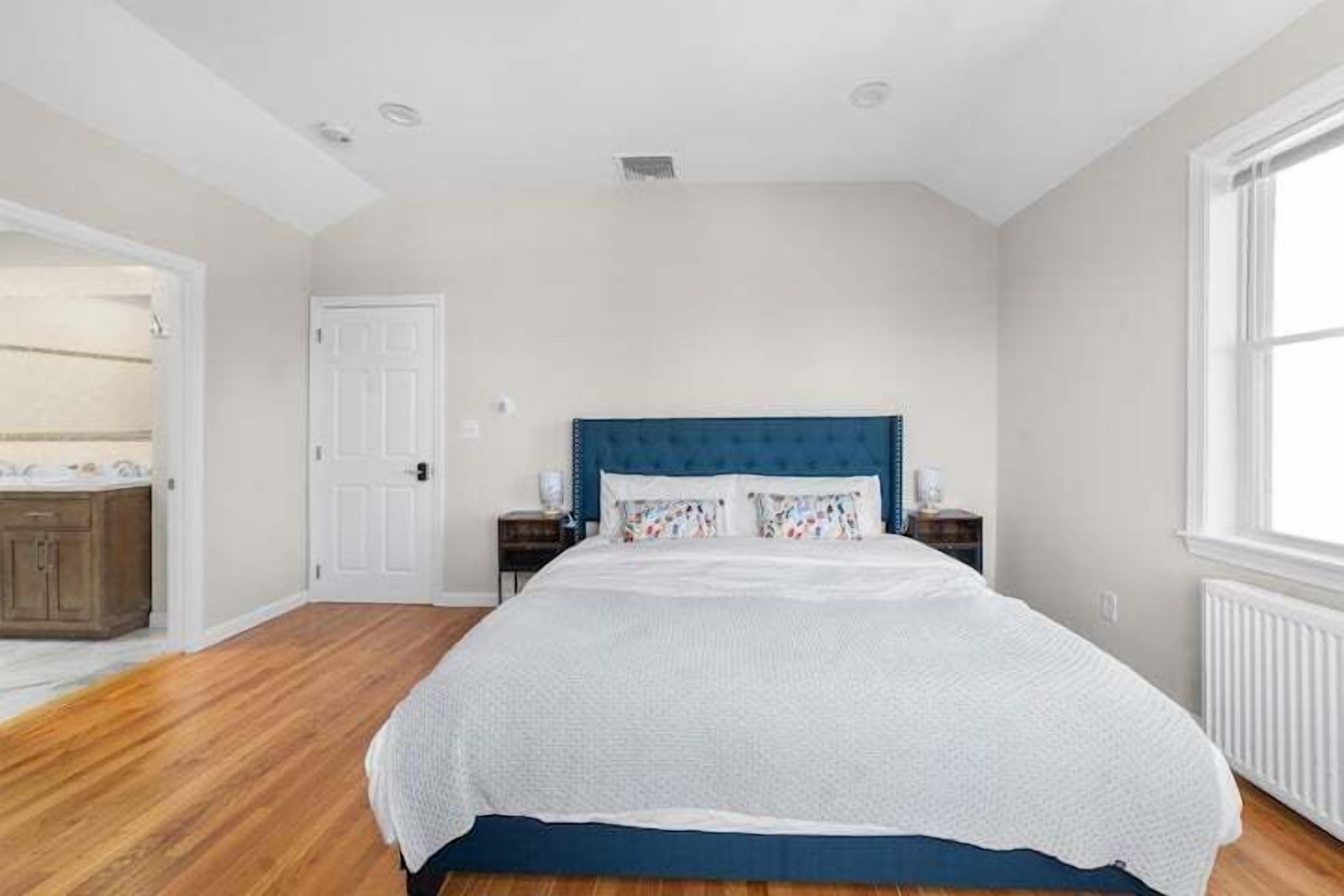 #301 Waltham House by Zen Living