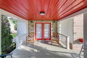 Terrace/patio - Cozy home near Dollywood and Pigeon Forge Fun. (Pigeon Forge)