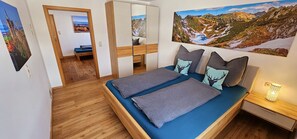 3 bedrooms, desk, travel crib, free WiFi