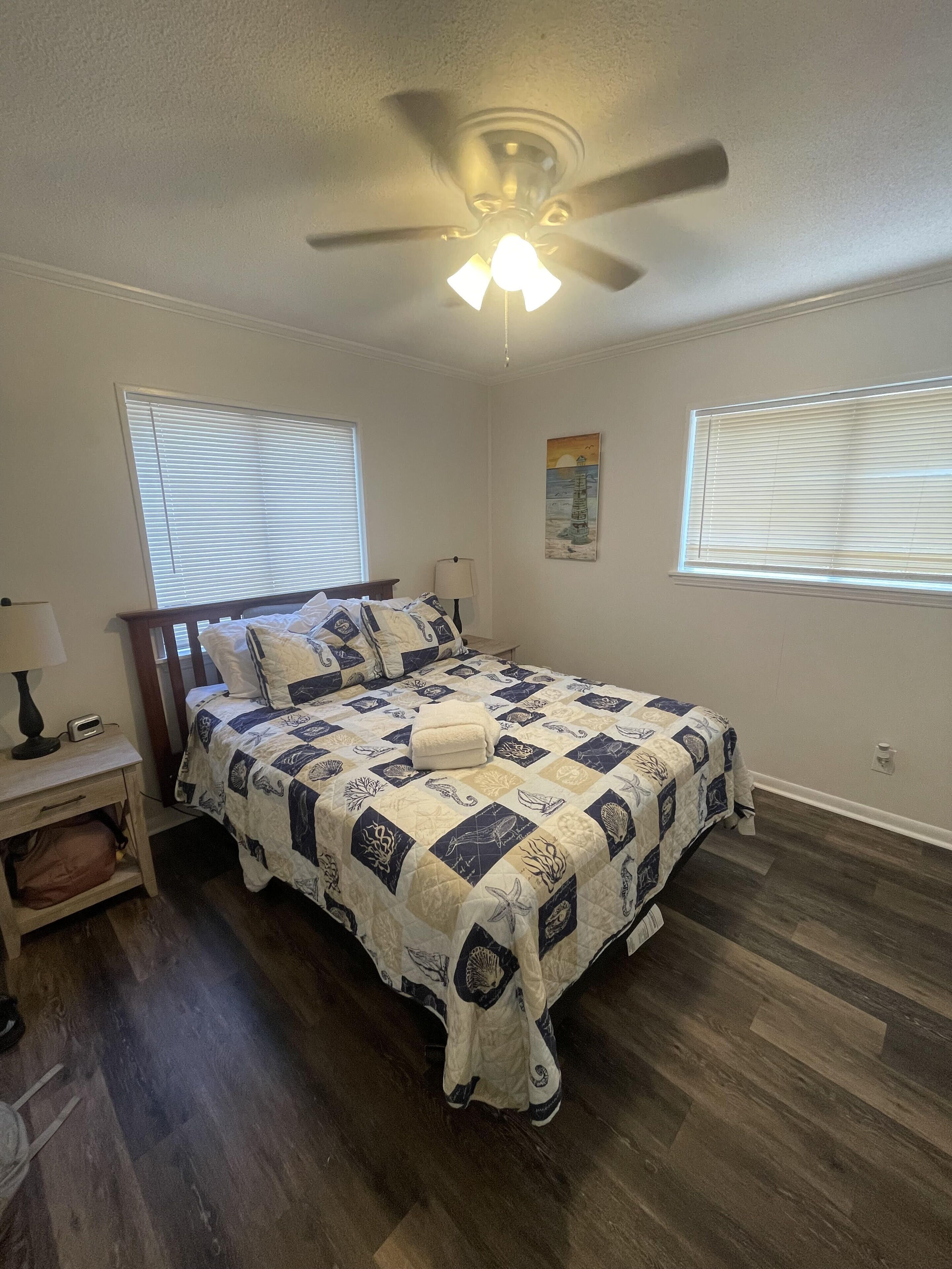 10 Min Walk to Coligny Beach