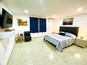 3 chambres, coffres-forts dans les chambres, bureau