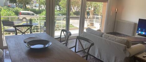 Smart TV, video games