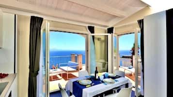 Suite monolocale | Area soggiorno | Smart TV