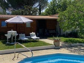 Outdoor pool - La Babiole (Marseille)