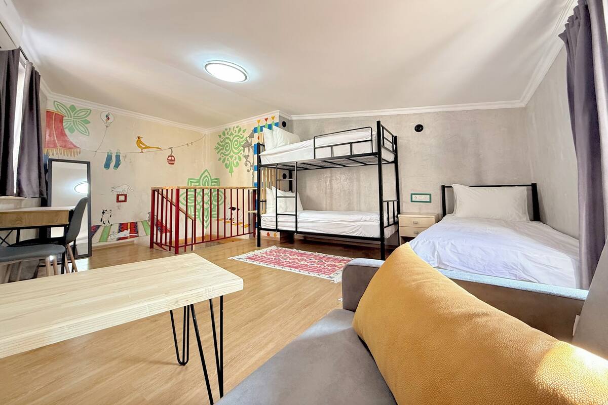 Duplex familial | Literie de qualité, lit avec matelas Select Comfort, bureau