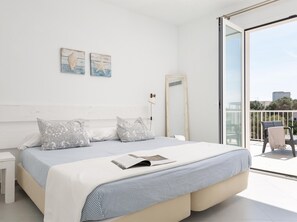 3 bedrooms, soundproofing, iron/ironing board, internet