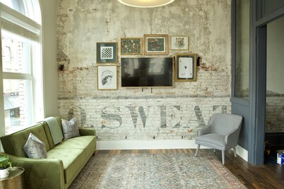 Stylish Condo Overlooking Broadway