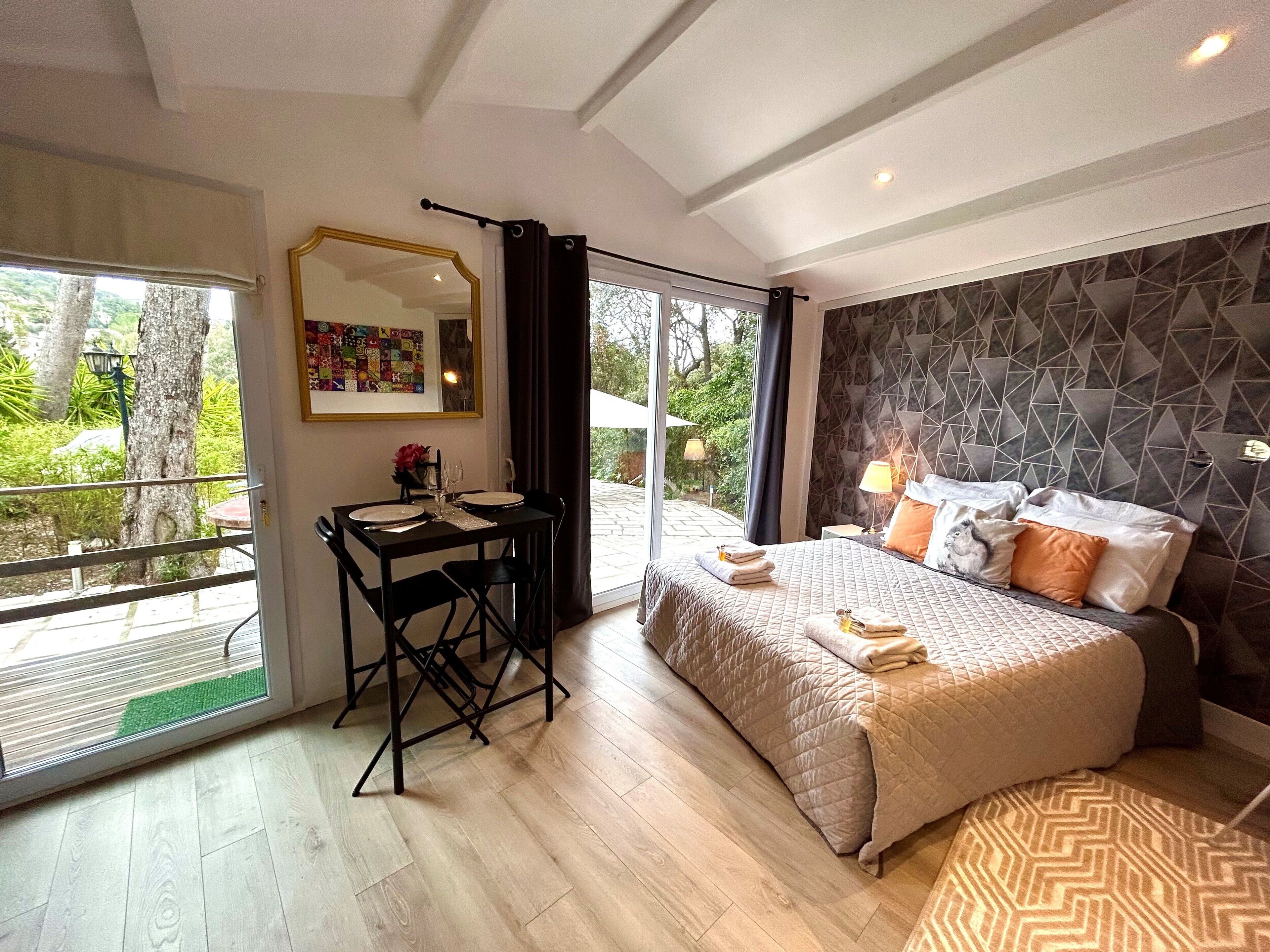 Atelier d'artiste : en ville, dans la nature, maison, jardin, parking