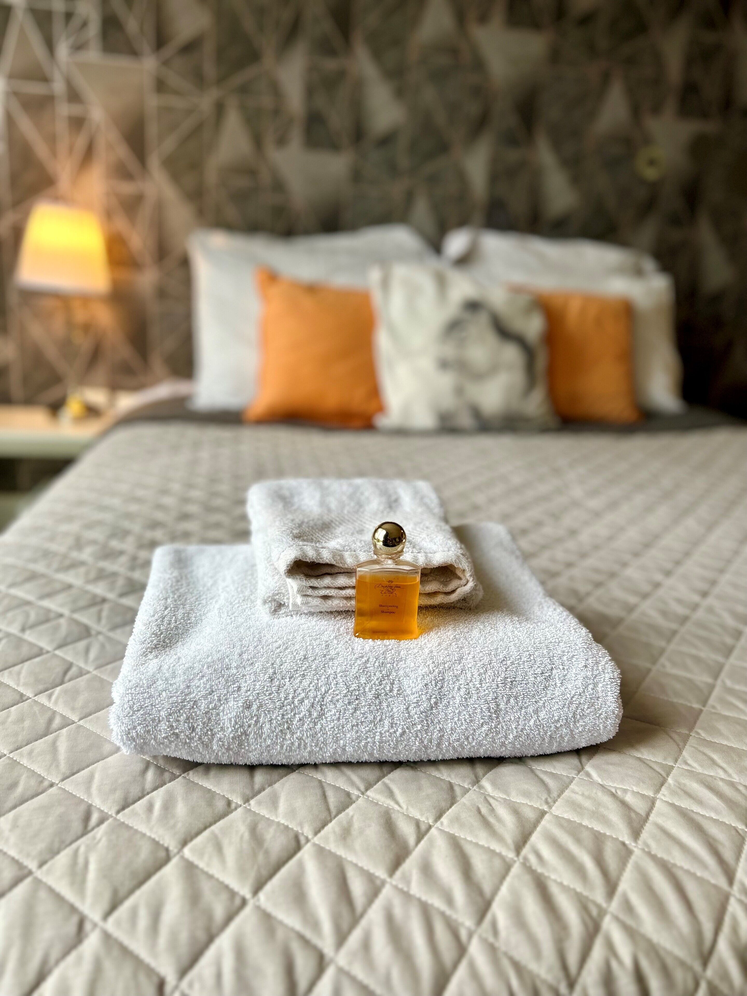 Atelier d'artiste : en ville, dans la nature, maison, jardin, parking