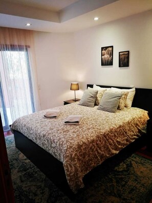 2 soverom, strykejern/-brett, wi-fi (inkludert) og sengetøy