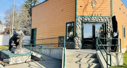 Grizzly Lodge Motel