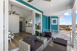 Interior - PRIME wks still avail. 2/28-3/7 &4/4-4/11 FULL gulf view 220steps to the ocean.  (Fort Myers Beach)