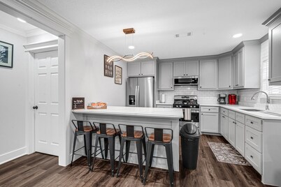 COZY HOME/PET FRIENDLY/GATED