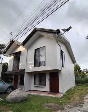 Exterior - Exclusive,Luxury,clean and conveniently located in front of piscinas El Bajo  (San Marcos)