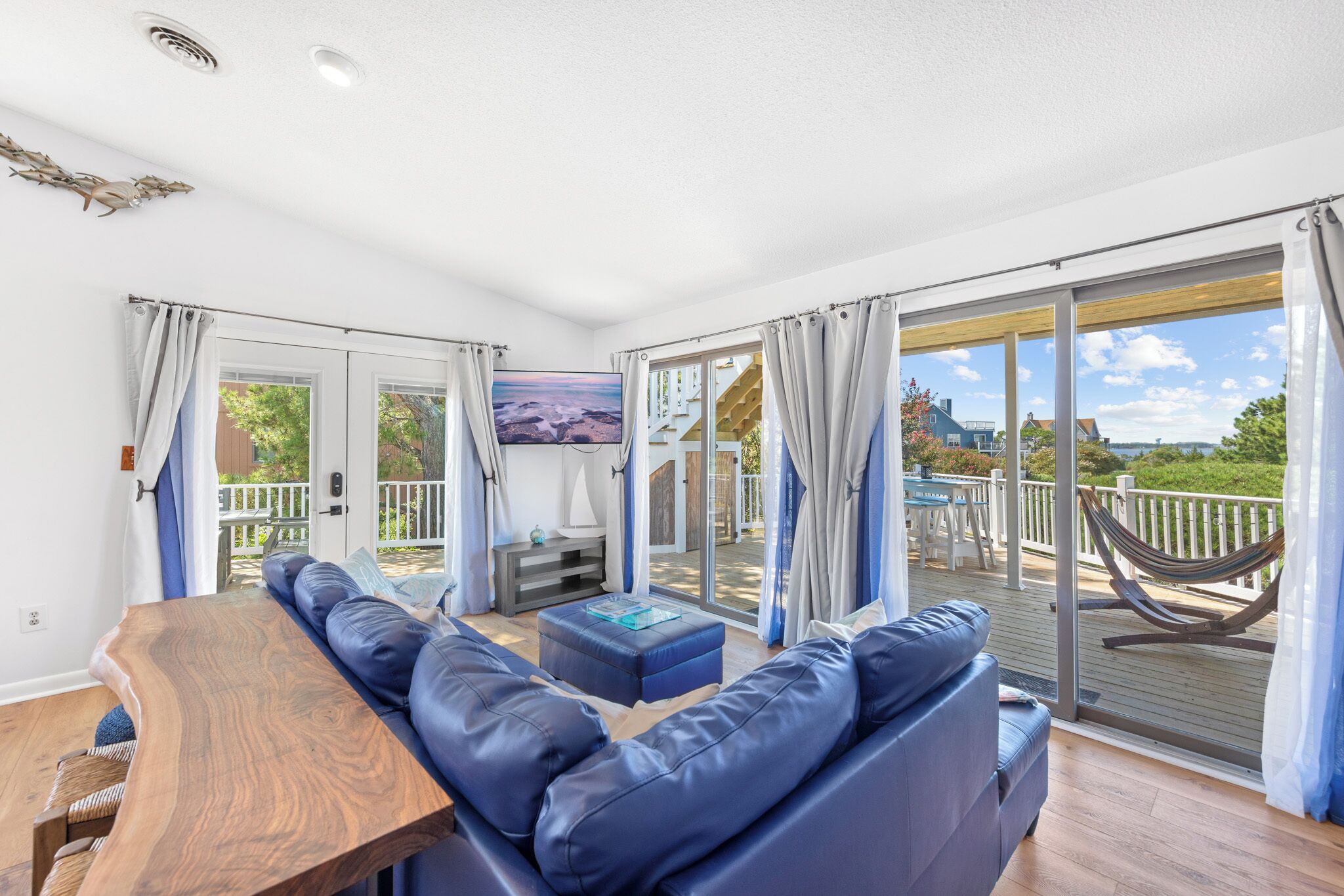 Fenwick's Retreat, steps from beach, family & pet-friendly, with pool & tennis.