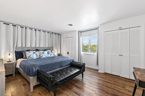4 bedrooms, desk, iron/ironing board, free WiFi