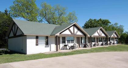 Lake Texoma Six-Plex Main Room