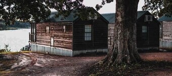 Lake Texoma Cedar Cabin - The Birds Nest