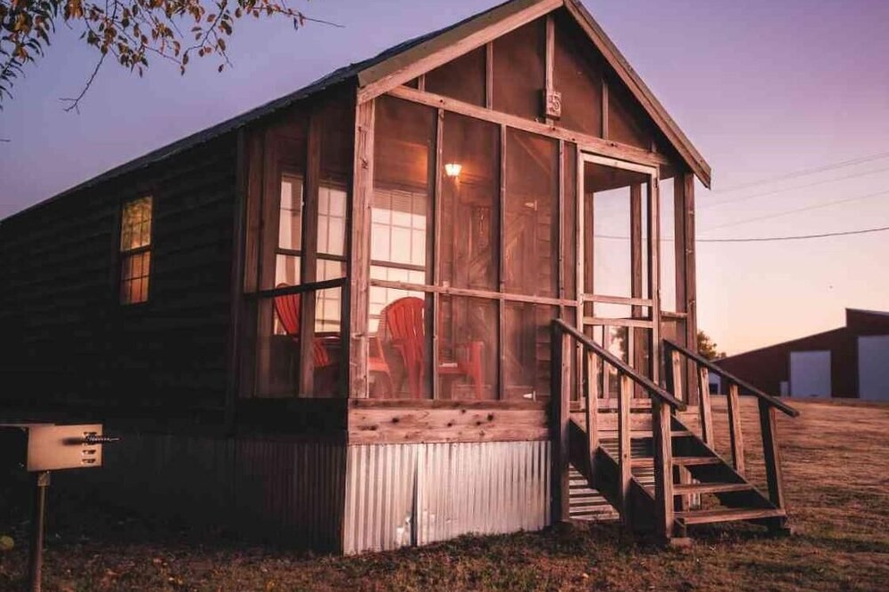 Lake Texoma Cedar Cabin - Striper King