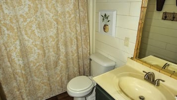 Een douche, handdoeken