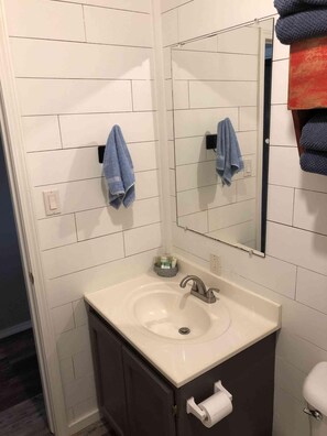 Douche, serviettes fournies