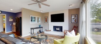 Comfortable dog-friendly home with patio, grill, board games, & enclosed yard