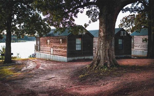Lake Texoma Cedar Cabin