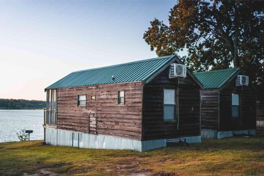 Lake Texoma Cedar Cabin