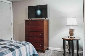 Room - Lake Texoma Room with Kitchenette (Mead)