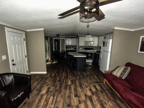 TV - Lake Texoma Vacation Home Wakezone (Mead)
