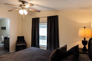 Unclassified image, 4 of 35, button