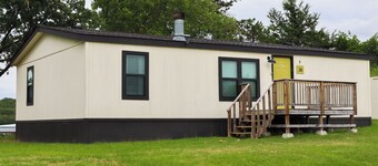 Lake Texoma Vacation HomeThe White House