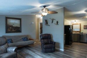 Unclassified image, 4 of 45, button