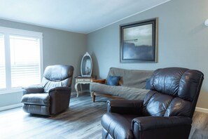 Unclassified image, 3 of 45, button