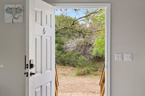 Interior - Peaceful Cabin - 8 acres Ranch Dripping Springs Venues & Breweries (Dripping Springs)