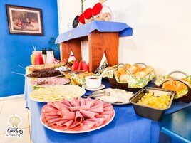 Tägliches inbegriffenes Frühstücksbuffet