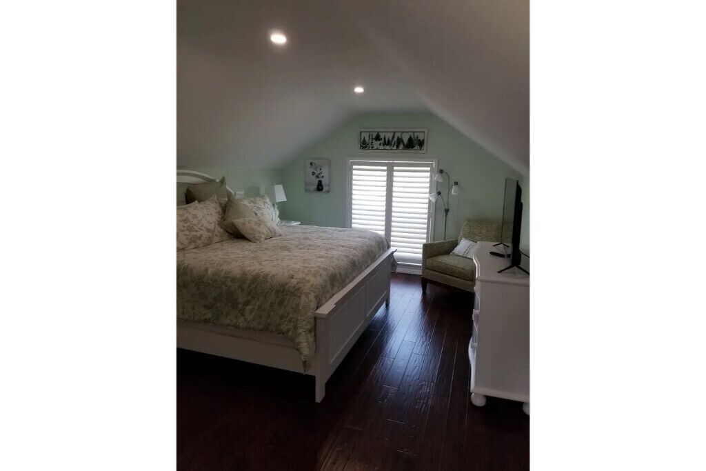 Island Carriage House